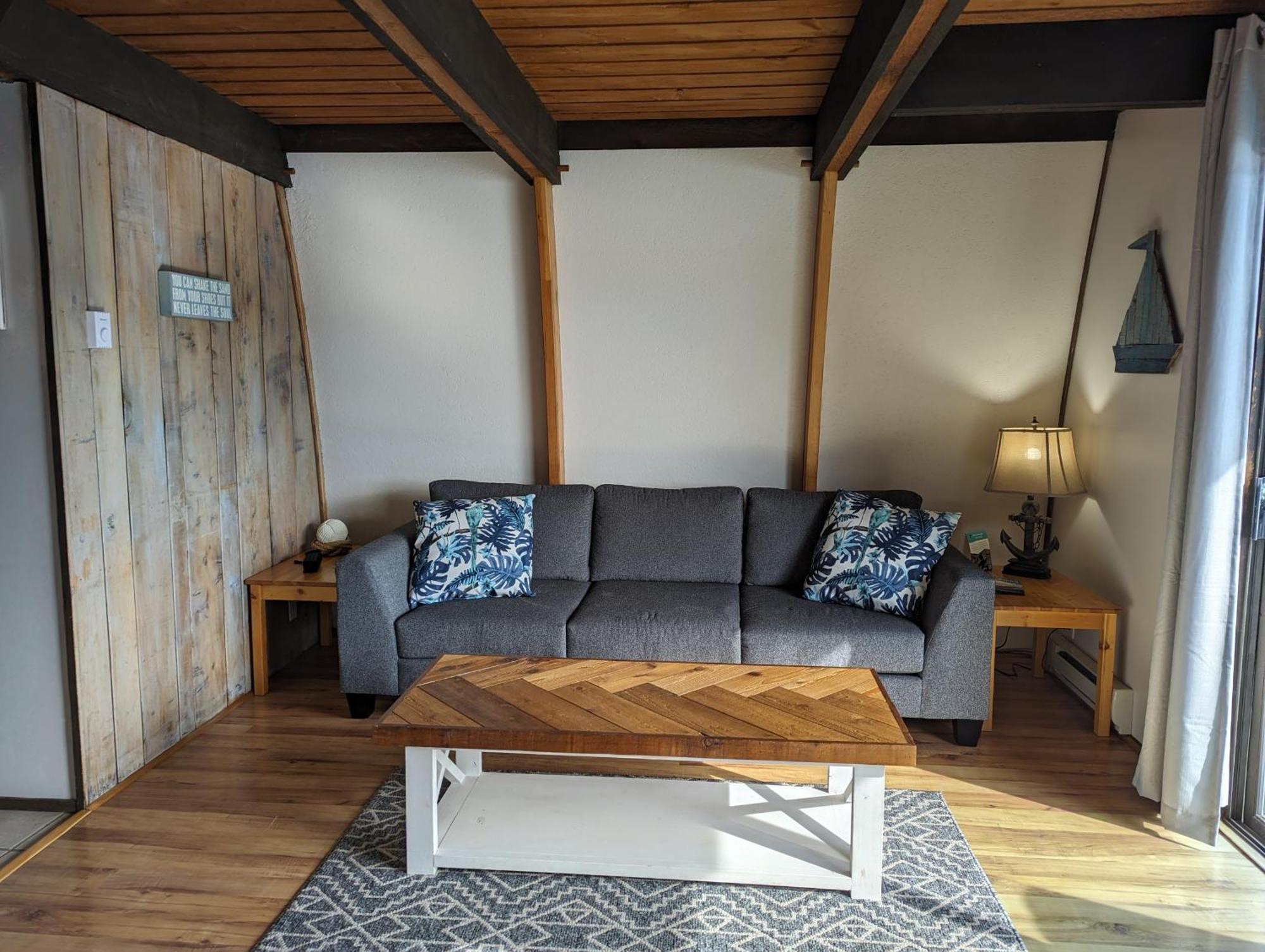 Jade Resort-Oceanfront Suites In Gowlland Harbour Heriot Bay Exterior foto