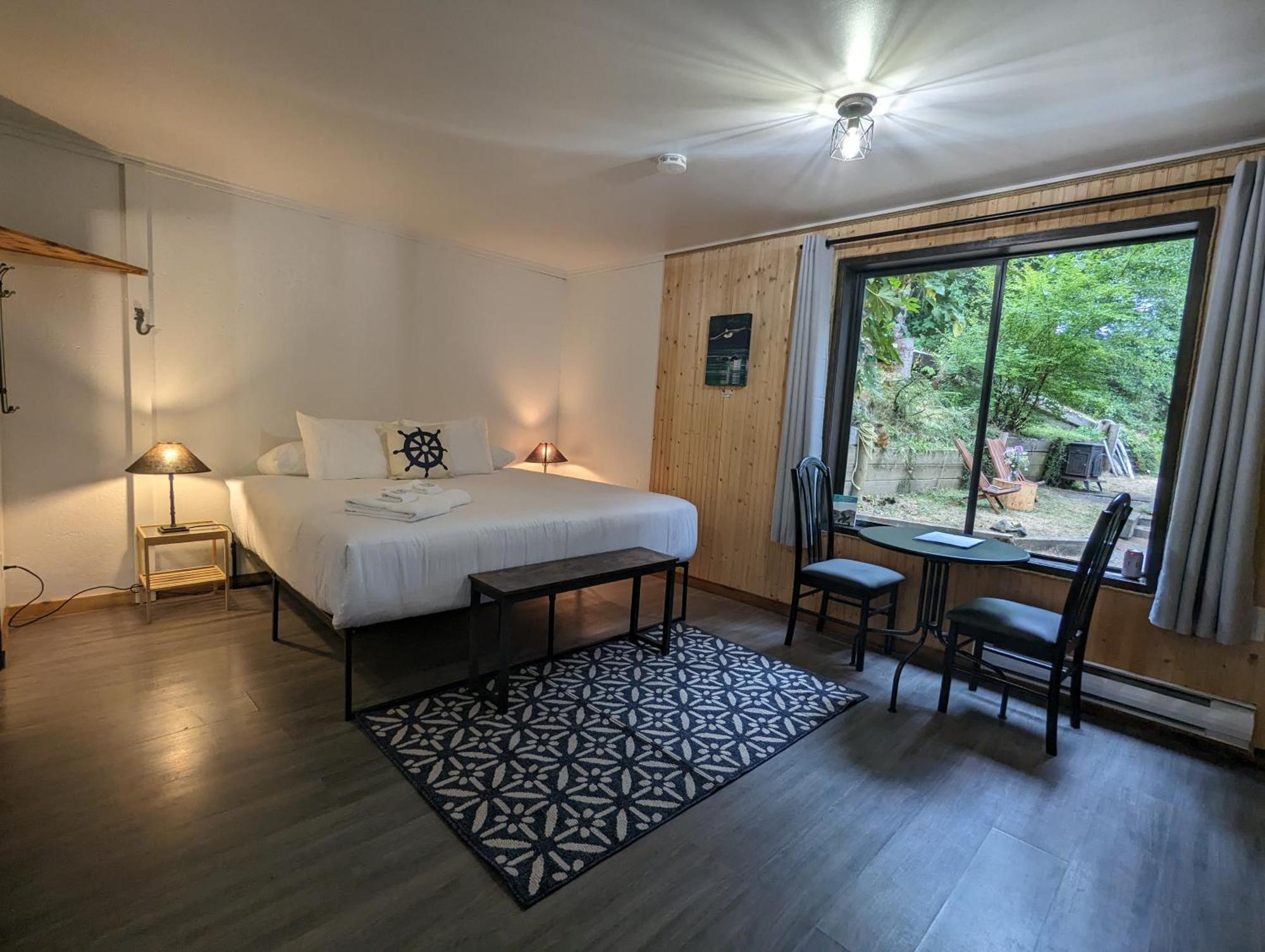 Jade Resort-Oceanfront Suites In Gowlland Harbour Heriot Bay Habitación foto